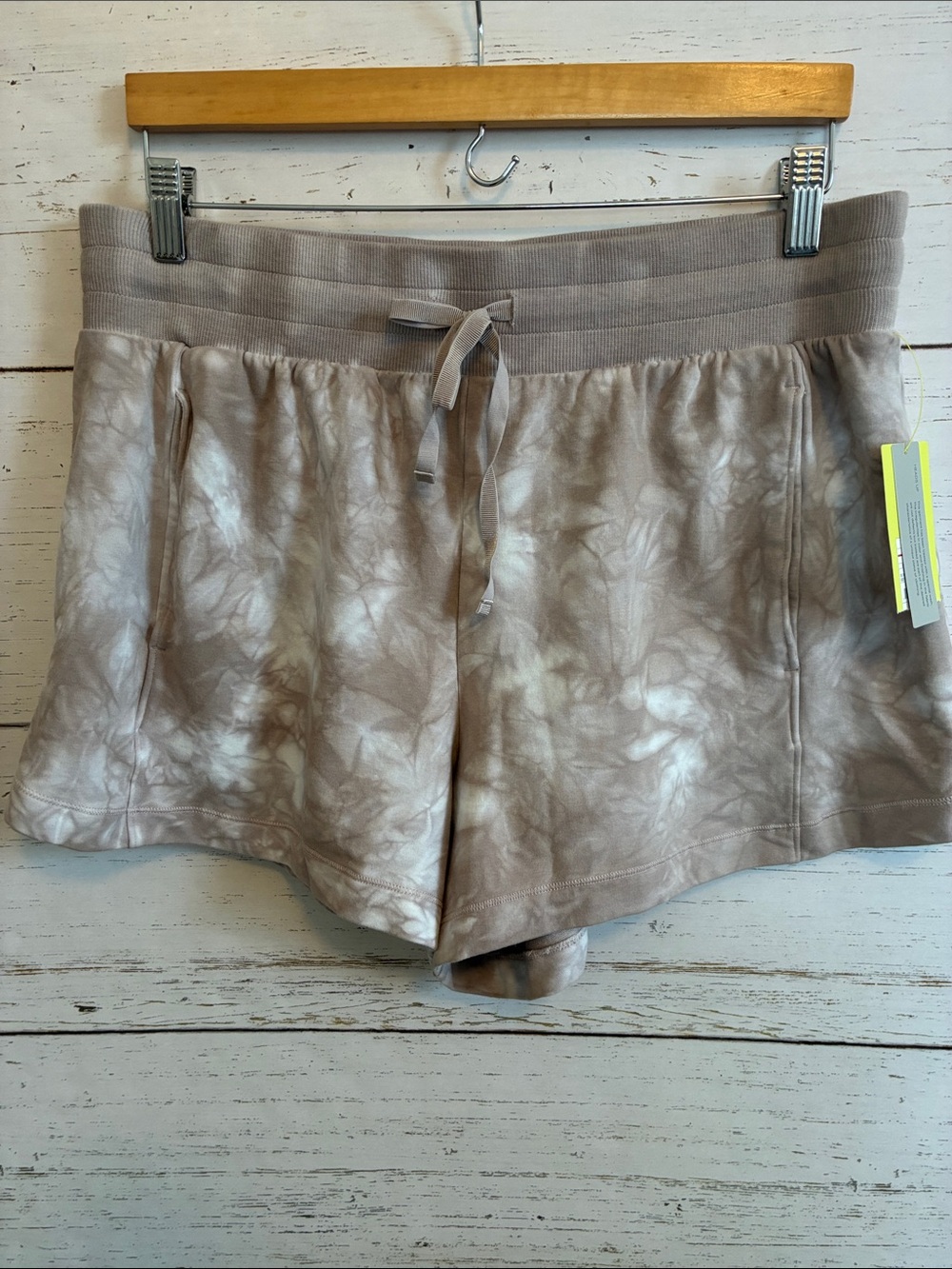 All in Motion Gray/Taupe Tie-Dye Drawstring French Terry  Shorts, size L, NWT